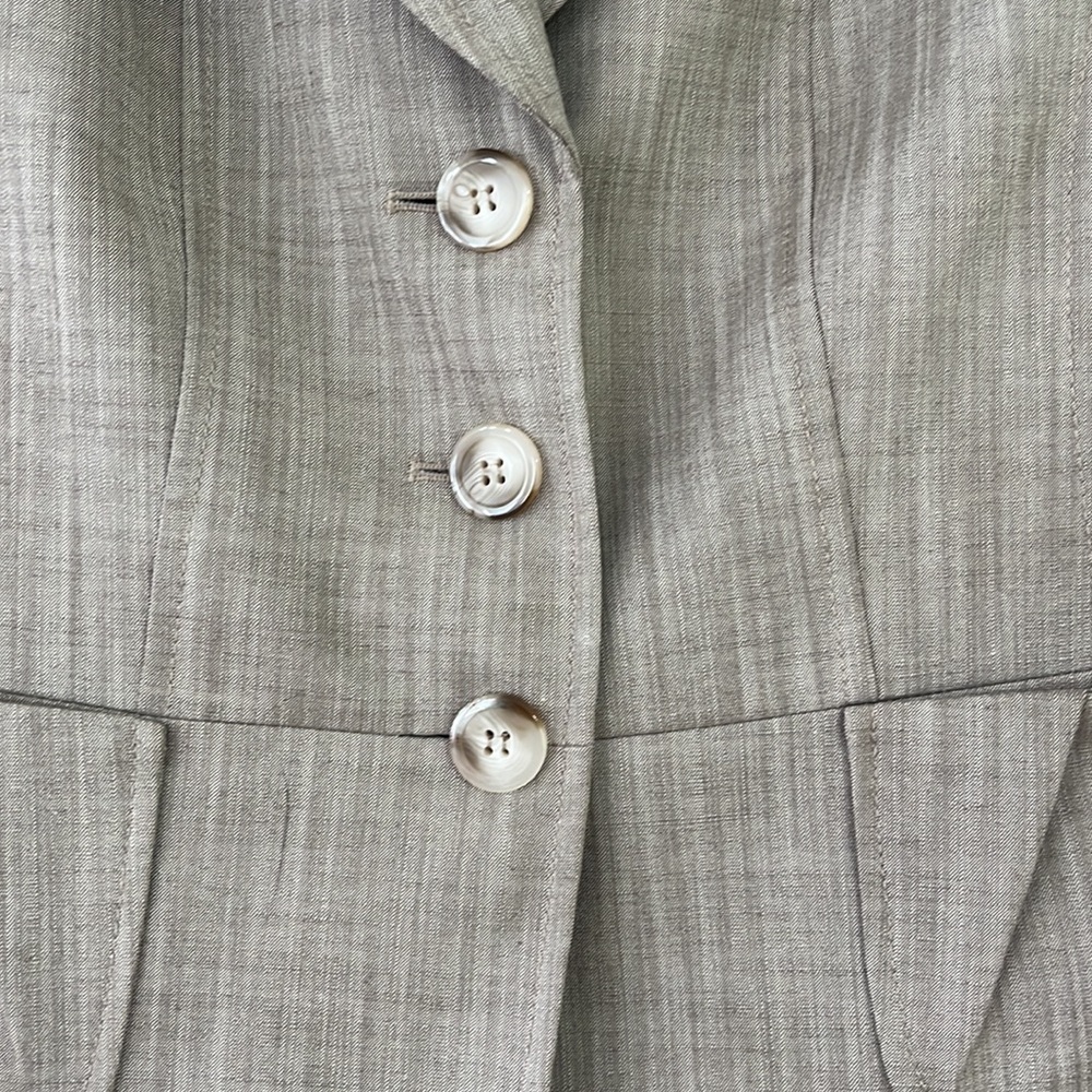 Alex Marie Button Front Blazer Tan/Beige Classic Professional Style Size 8P #407 - Picture 6 of 8